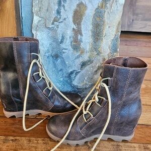 Sorel Women's Joan of Arctic Wedge Mid Boot